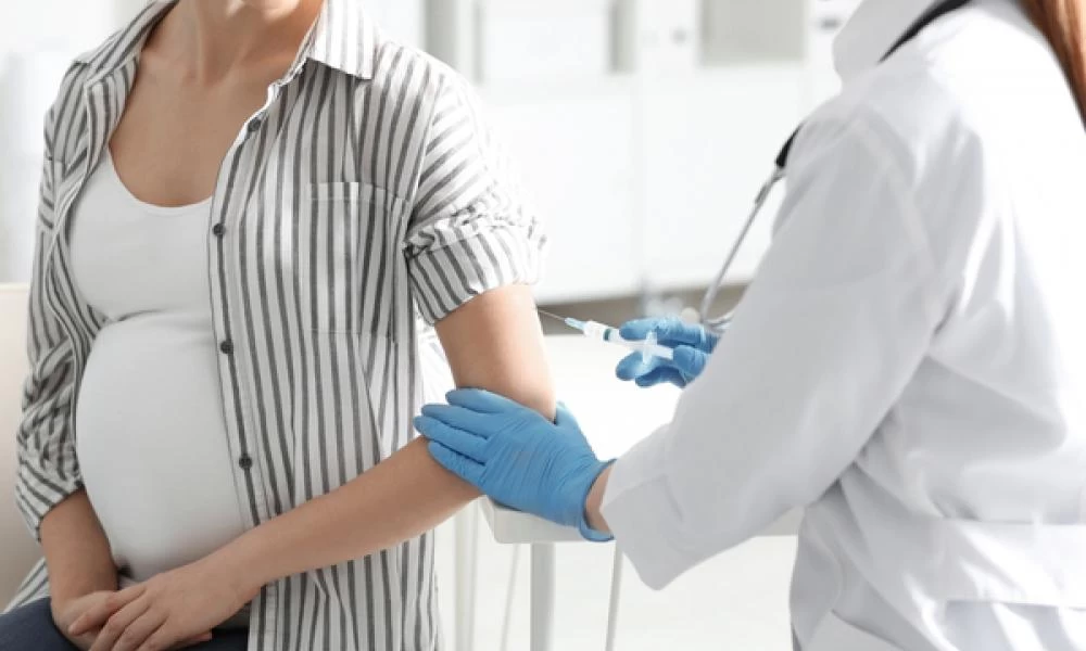 Εγκυμονούσες που δεν εμβολιάζονται: Τι αποκαλύπτει έγγραφο